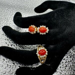 Set of Corales in 14k yellow gold with moissanite stones. 
Ring- 8